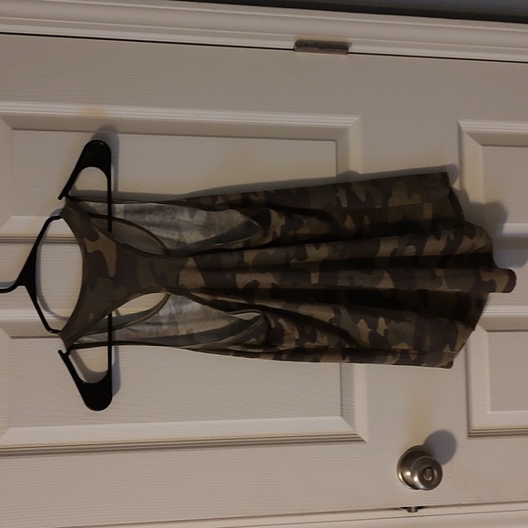 Women's SO Camo Razorback Tank - Picture 4 of 4